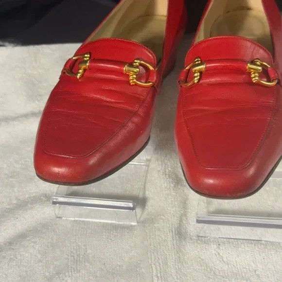 Etienne Aigner Bold Red heels W/Gold Accents Carddington Sz 7.5 - Picture 2 of 5